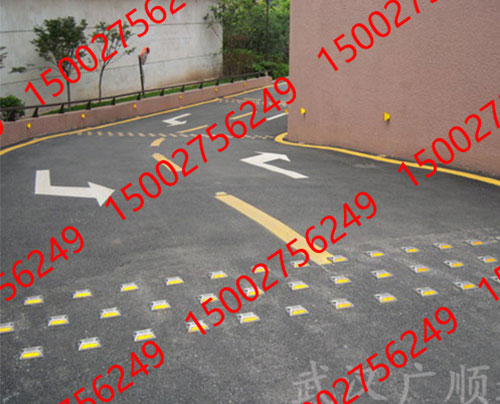 停車場道路熱熔劃線及環氧地坪工程