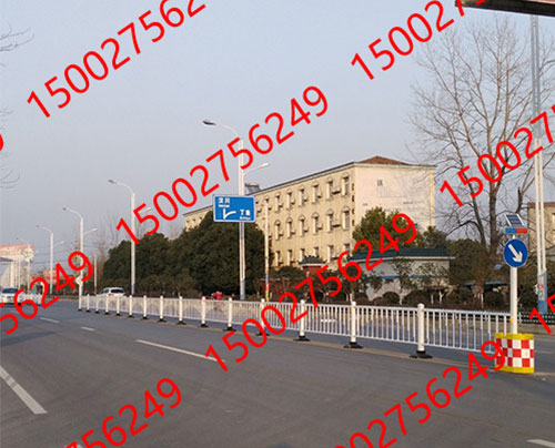 道路（lù）護欄